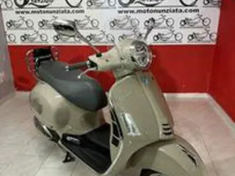 piaggio vespa 300 gts hpe