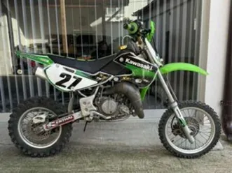 кросов мотор kawasaki kx 85 2т гр. угърчин