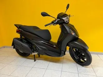 piaggio beverly 400 total black