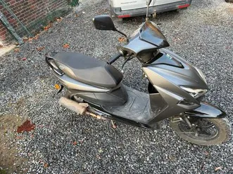 ② gts sirocco , kleur zwart