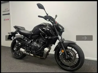yamaha mt-07 all black zwart