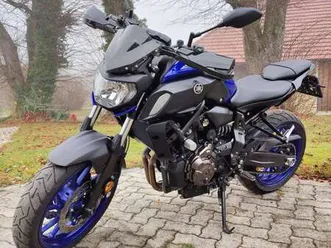 mt 07 blau akrapovic