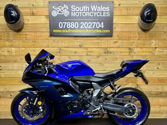 yamaha yzf-r7 / 2023 model / just 1487 miles