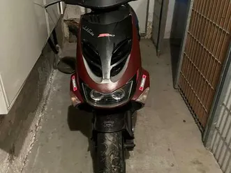 aprilia sr 50 roller