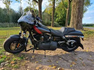 harley-davidson dyna fat bob zwart