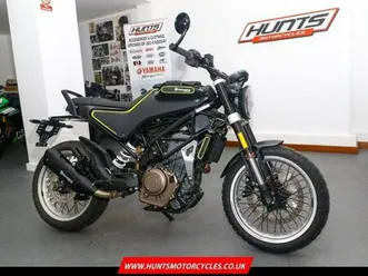 2018 '18 reg. husqvarna 401 svartpilen. a2 licence legal naked bike. just £2,495