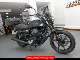 2021, '21 moto guzzi v7 stone iv abs. only 1,177 miles. top box. £5,995