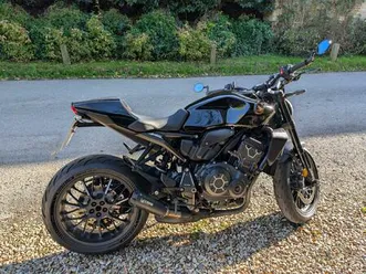 honda cb1000r naked petrol manual euro 5 (146 ps) 998 cc