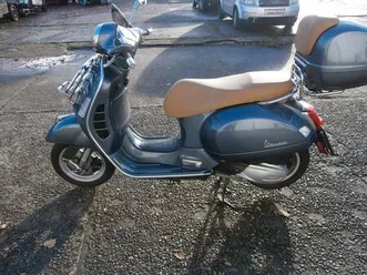 vespa gts 300 sehr schön 9,8tkm 2hd. topcase