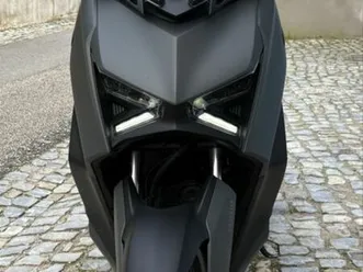 xmax yamaha 125 cc coimbra (sé nova, santa cruz, almedina e são bartolomeu)