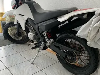 malaguti yamaha xt 125 x supermoto