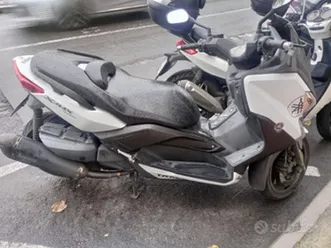 yamaha x-max 400