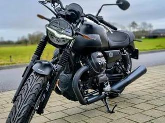 moto guzzi v7 stone 2022 slechts 6900km zeer mooi — motoren | moto guzzi — marktplaats