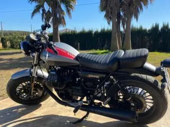 moto guzzi - bobber v9