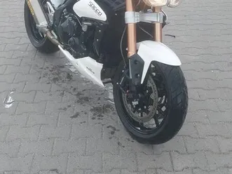 triumph speed triple