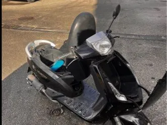 vend scooter peugeot vivacity