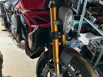 vends ducati monster 1200s