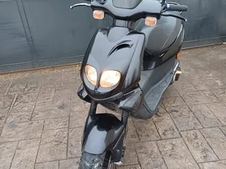 vend scooter 700euros