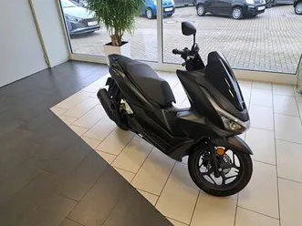 honda pcx 125 nur 3km neupreis 3950€ !!