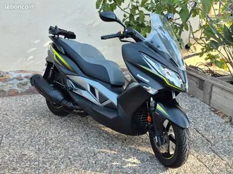 kawasaki j300 11mkms excellent état