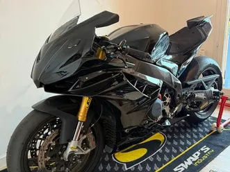 aprilia rsv4