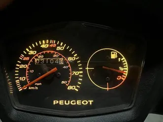 ② cyclomoteur peugeot 49 cc modèle kisbee