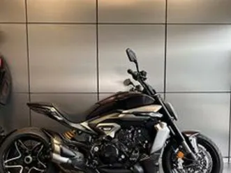 ducati xdiavel v4 - 2025