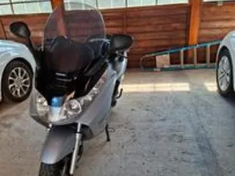 scooter piaggio x8 200 cc soli 17000 km