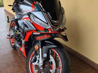 aprilia tuono argento