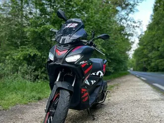 scooter aprilia sr gt 125 replica