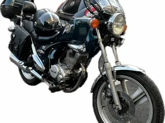 magnifique moto daelim vs125 (moteur honda) 21000km