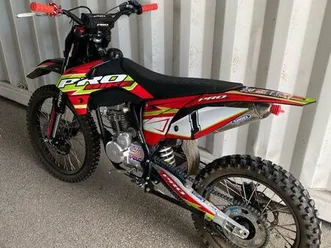 motocross 250 cc comme neuf