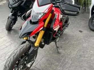 ducati hypermotard 939