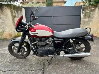 triumph bonneville rouge