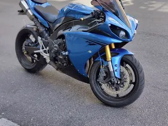 yamaha r1 – 2011 – ligne akrapovic – très bon état
