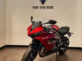 triumph - daytona 660