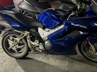 honda - vfr vtec 800