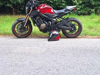 ② honda cb650r 2020 met +- 11.000km