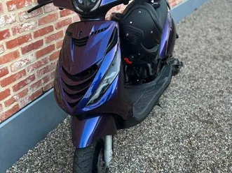 ② piaggio zip 125 cc