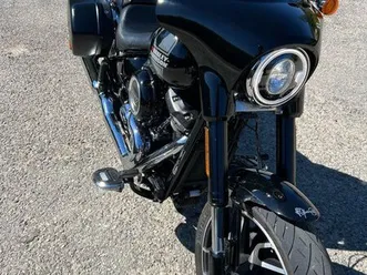 très belle harley sportglide