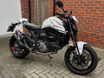 ducati monster 937 plus naked petrol manual euro 5 (111 ps) 937 cc