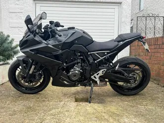 suzuki, gsx-8r, 2024, 776 (cc) suzuki warranty, lots of extras fsh