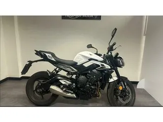 vendo triumph street triple 765 r (2023 - 25) usata a catania (codice 9904994) - moto.it