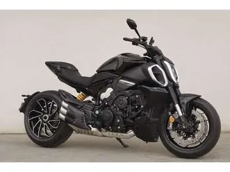ducati diavel v4 black