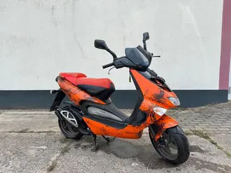 aprilia sr 50 street