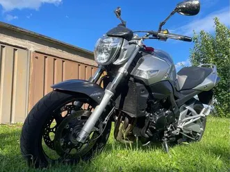 suzuki gsr 600
