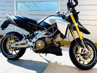 aprilia dorsoduro 750