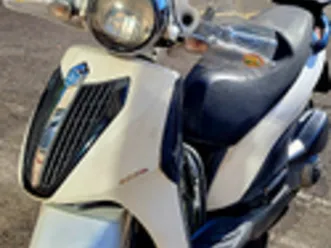 piaggio carnaby 300 cruiser 2011