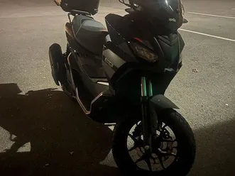 aprilia sr-gt 125 abs