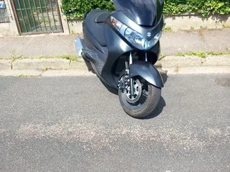 scooter burgman 125